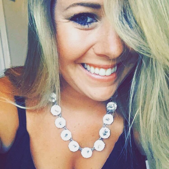 Meet your Posher, Jordyn