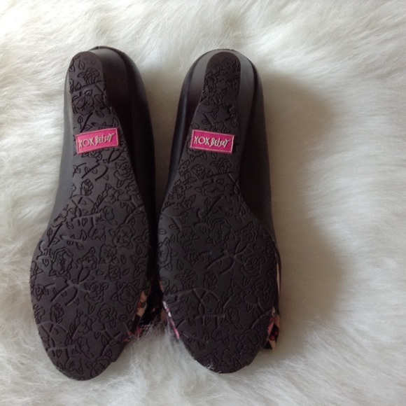 Betsey Johnson girly flats - Picture 4 of 4