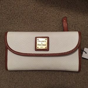 Dooney and Bourke wallet