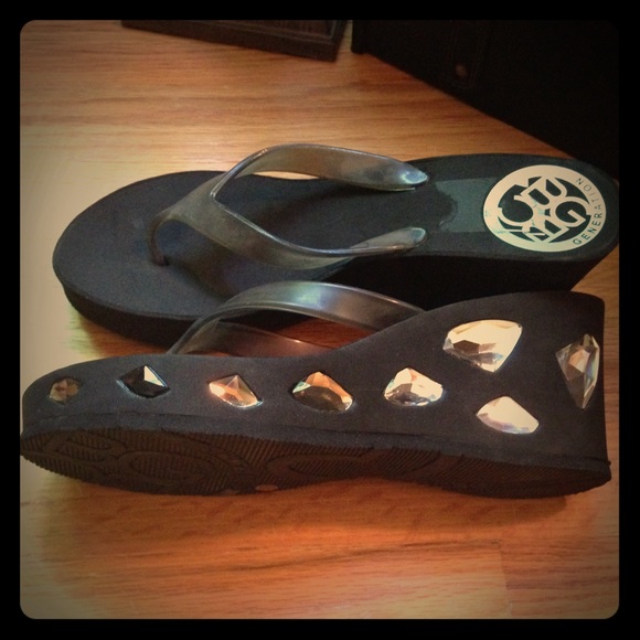 bcbg wedge flip flops
