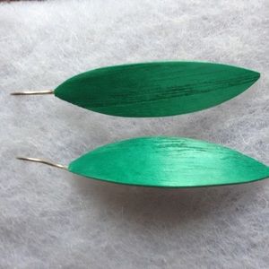 Wooden feather earrings in teal- so pretty!