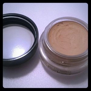 Mac Paint Pot in Soft Ocre