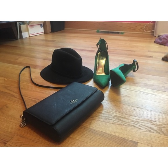 LAST CHANCE CLOSET CLOSING Greenblack pointed heel
