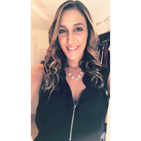 Meet your Posher, Lauren - Picture 1 of 1