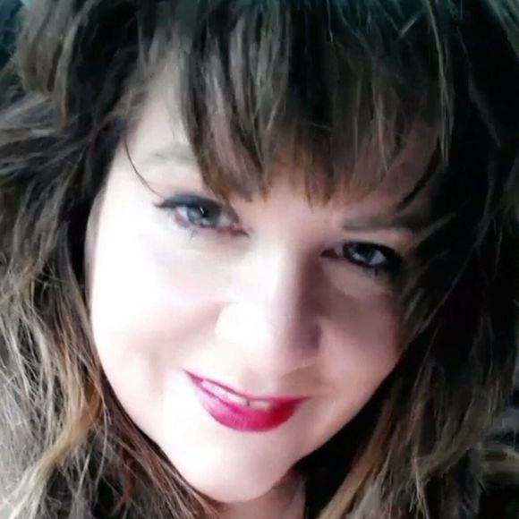 Meet your Posher, GeeCee - Picture 1 of 1