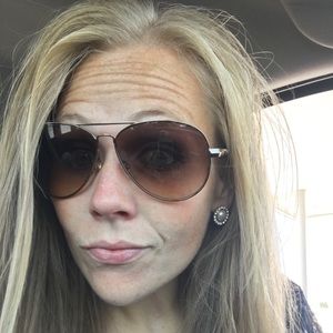 Meet your Posher, Laci