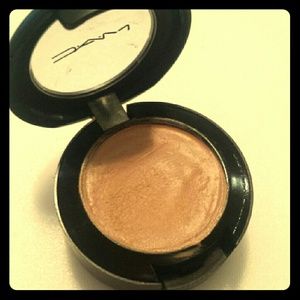 Studio Finish Concealer NW25