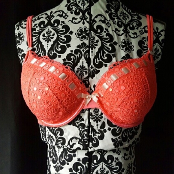 VS Bra