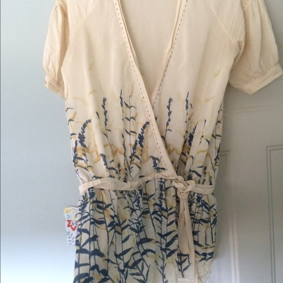 Tops - BCBG max Azria silk and cotton wrap cardigan top