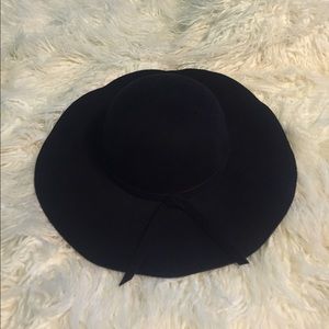 BRANDY MELVILLE sun hat
