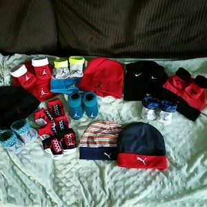 Baby boy lot Jordan/nike hats n socks