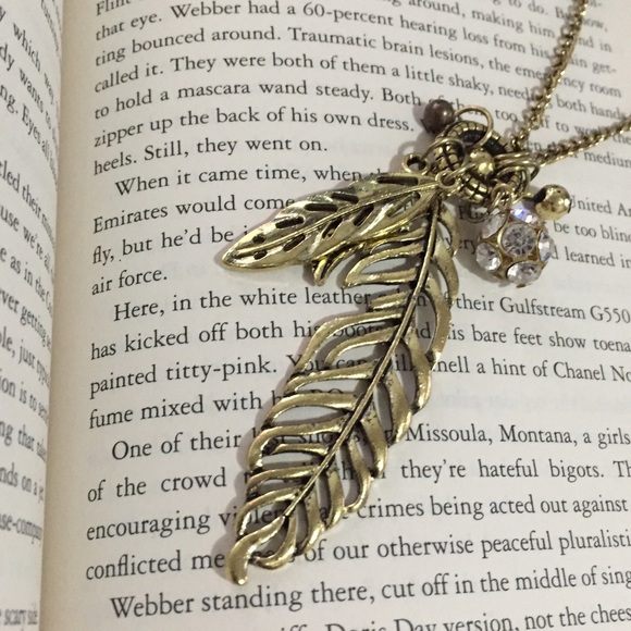 FASHION STATEMENT NECKLACE
