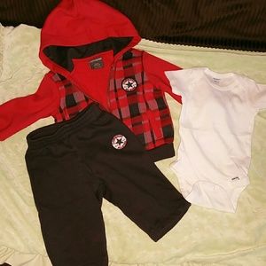Baby boy converse outfit like new