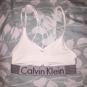 Calvin Bra