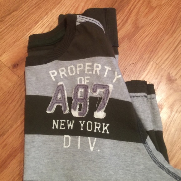 American Eagle long sleeve shirt