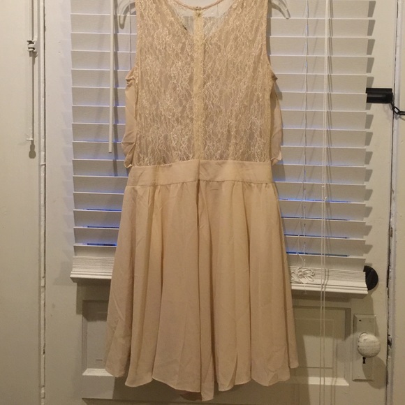 ‼️‼️ LOWEST PRICE Lace Ivory Romper‼️‼️ - Picture 2 of 3