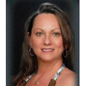 Meet your Posher, Mona