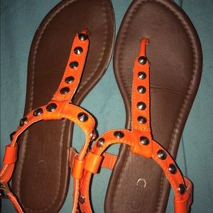 cute orange sandals!
