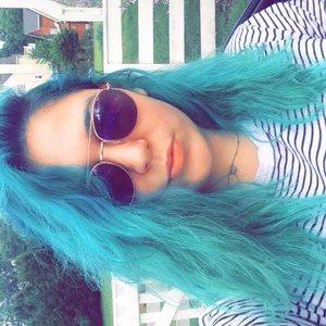 Meet your Posher, Kelli