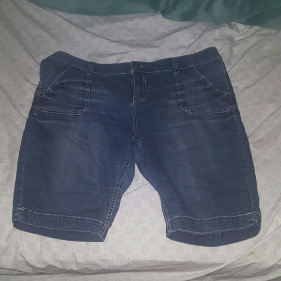 Denim Bermuda Shorts 👖