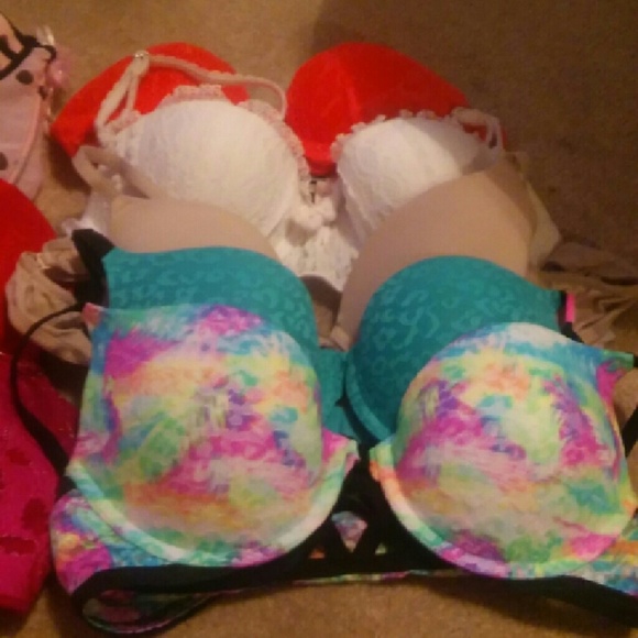 VS PINK Bras - Picture 1 of 4