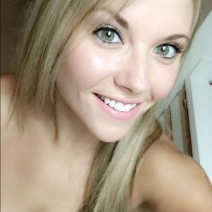 Meet your Posher, Kelli