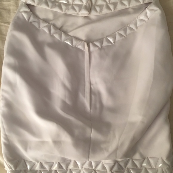 *NEEDS TO GO* 2 Piece White Embellished Dress - Picture 3 of 4