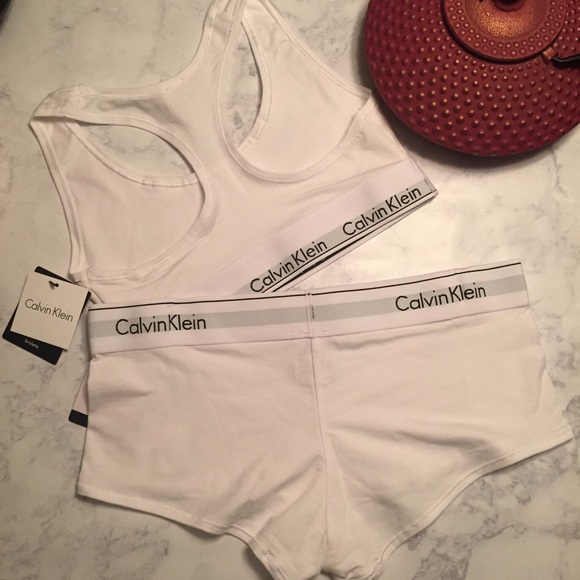 • set of Calvin Klein Pantie + Bralette • - Picture 2 of 2