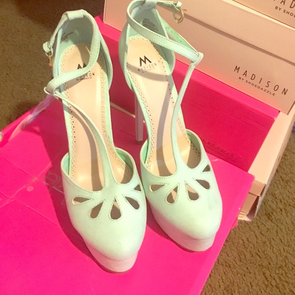 Mint heels- only worn once to the office - Picture 1 of 4