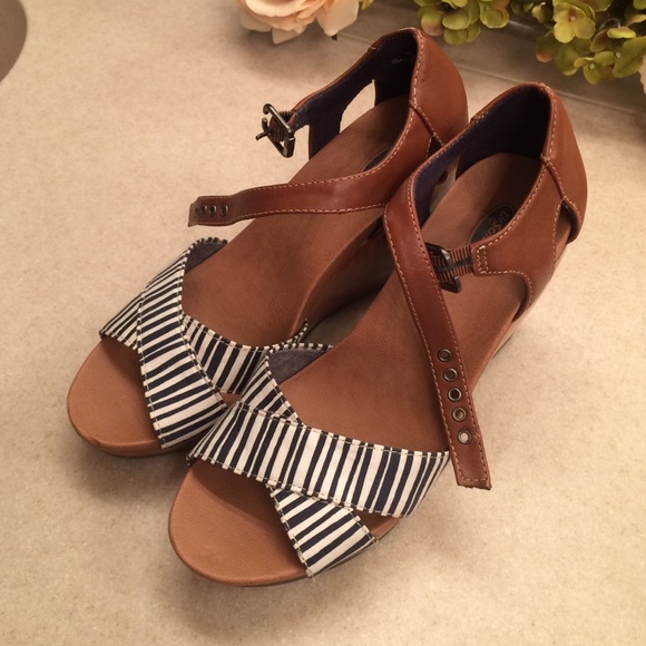 Dr Scholls Wedges