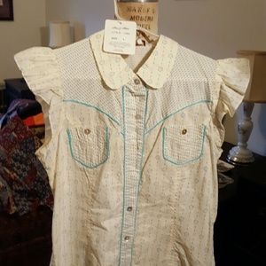 Cute crop sleeve blouse new with tags