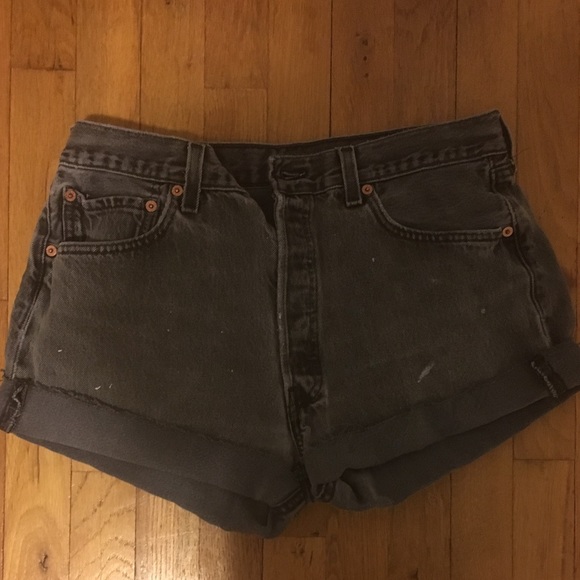 VINTAGE GRAY HIGH WAISTED LEVI SHORTS