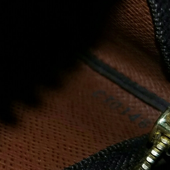 Louis Vuitton Key Pouch - Picture 2 of 4