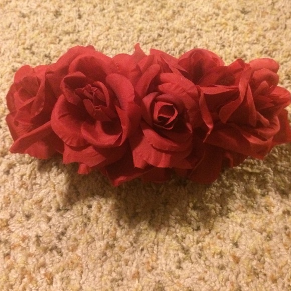Red roses flower crown. 🌹🌹New!