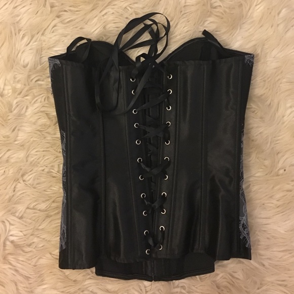 Black corset - Picture 3 of 3