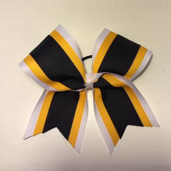 Cheerleading bow