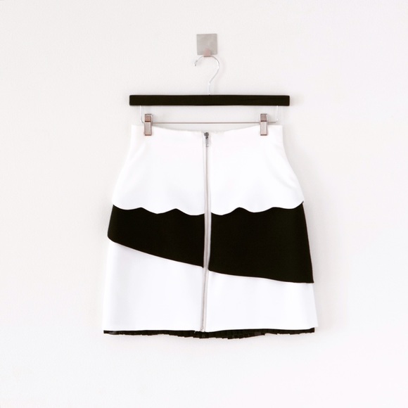 Black & White 3 Tier Abstract Mini Skirt - Picture 2 of 4