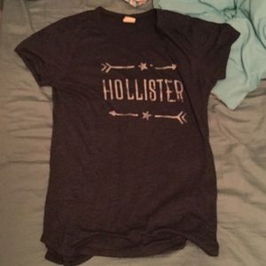 Navy hollister t-shirt