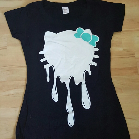 Ikandy (hawaii brand) hello kitty graffiti shirt
