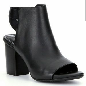 Kenneth Cole Reaction Frida Fly Peep Toe Booties