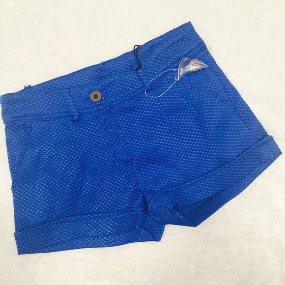 π4 for $20 π Beautiful blue shorts - Picture 2 of 4