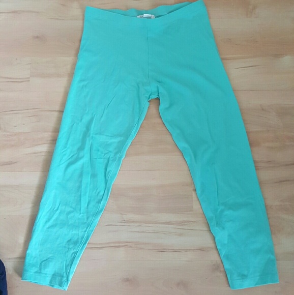 Tiffany blue capri leggings