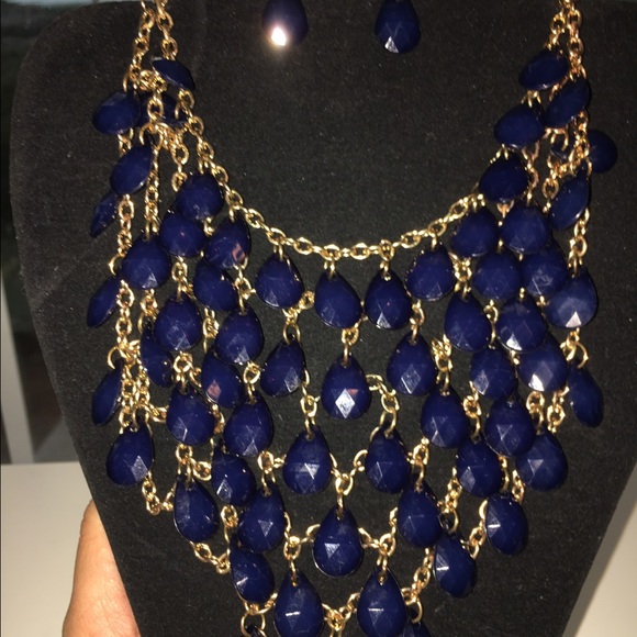 Teardrop Necklace and earring set - Picture 1 of 2