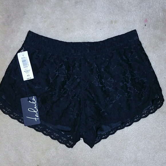 Aritzia black lace shorts