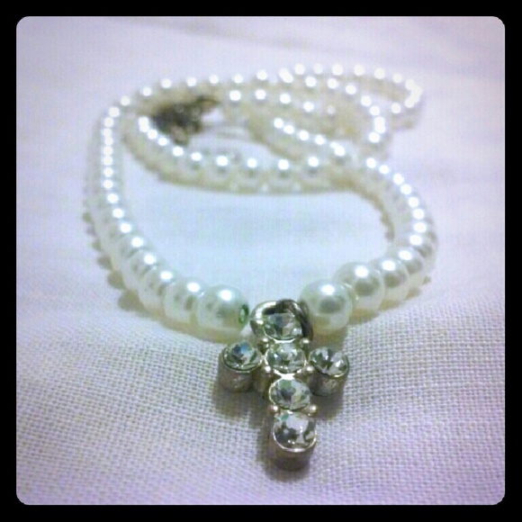 Pearl and Cross Rhinestone Necklace