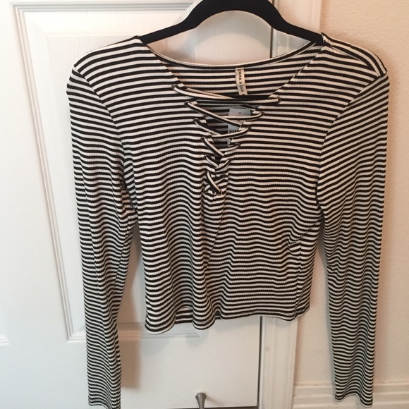 LF Emma & Sam long sleeve crop top