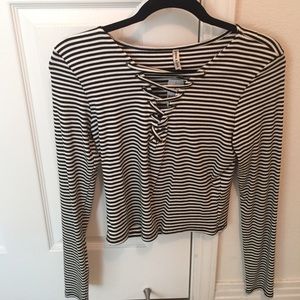 LF Emma & Sam long sleeve crop top