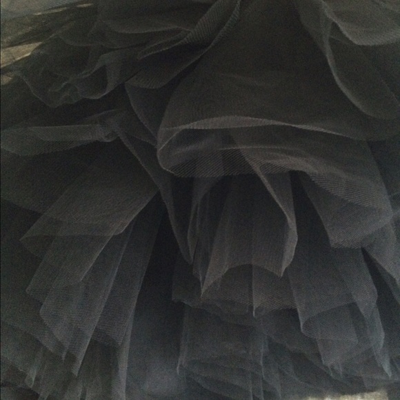 📌SOLD📌NEW Black Tulle Skirt - Picture 2 of 4