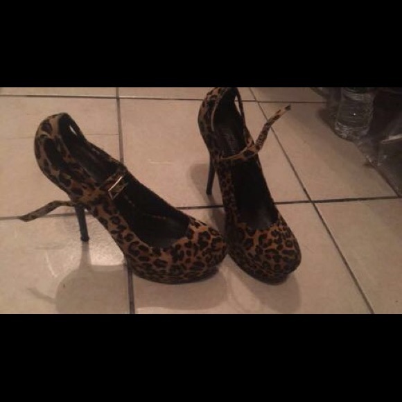 Cheetah heels - Picture 1 of 1