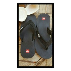 QUICKSILVER BEACH FLIP FLOPS